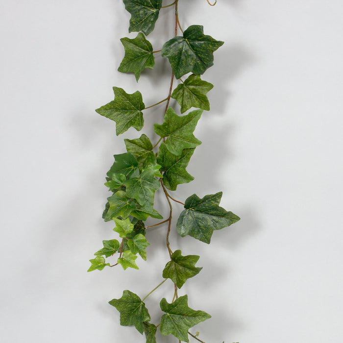 English Ivy Garland - Green